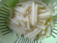 「DIY美食」炸薯条做法图解7)