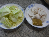 美味的咖喱蘑菇圆白菜做法图解1)