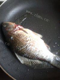 简易版-鲫鱼豆腐汤做法图解4)