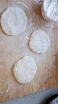家常牛肉饼做法图解4)