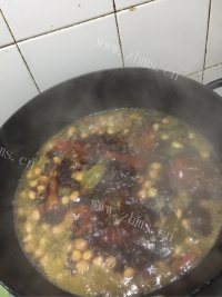 家庭版蒜香猪蹄做法图解7)