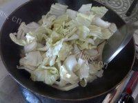 记忆中的白菜炒肉做法图解10)