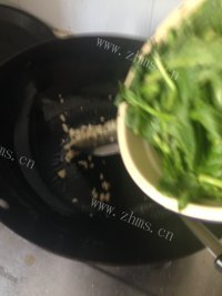 家常菜香菇炒青菜做法图解6)