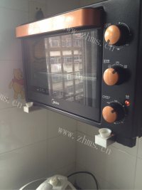 自制椰蓉月饼做法图解11)