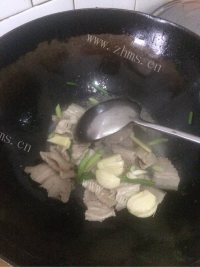 五花肉炖芸豆做法图解5)