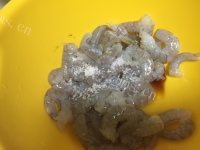 美味的黄金虾做法图解2)