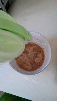 美味的米粉蒸排骨做法图解3)