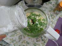 家有大厨之紫菜蛋花汤做法图解8)