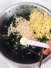 美味虾味水煎包做法图解6)