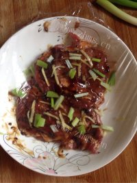 美味的香烤黑椒猪扒做法图解5)