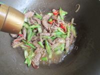 鲜香芦笋黑椒羊肉做法图解8)