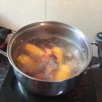 好喝的排骨玉米汤做法图解9)