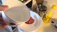 DIY鲜榨番茄苹果汁的做法图解五