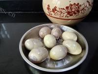 美味的腌咸鸭蛋做法图解9)
