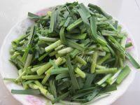 家常菜韭菜炒豆干做法图解2)