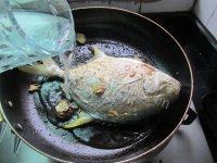 美味的红烧金鲳鱼做法图解7)