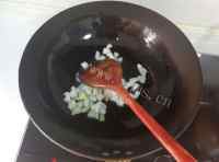 美味的海鲜焗饭做法图解2)