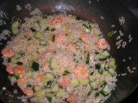 「DIY美食」虾仁炒饭做法图解12)