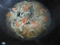 自己做的西红柿菠菜面做法图解5)