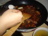 简易红烧肉豆腐扣做法图解14)