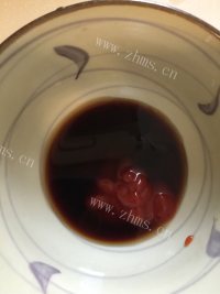 啧啧称赞的蕃茄酥焖带鱼做法图解2)