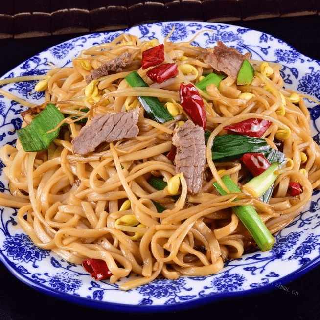 健康美食牛肉炒面