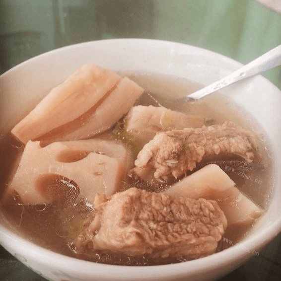 营养的排骨莲藕汤