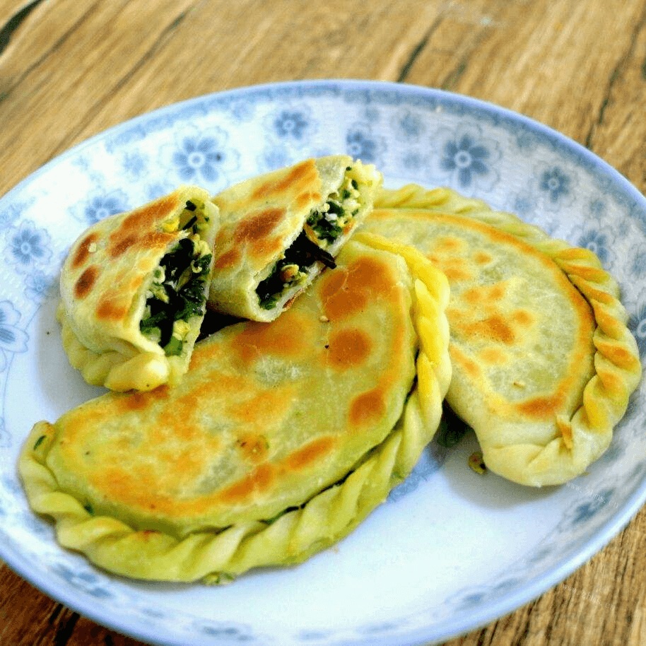 妈妈教我做韭菜盒子