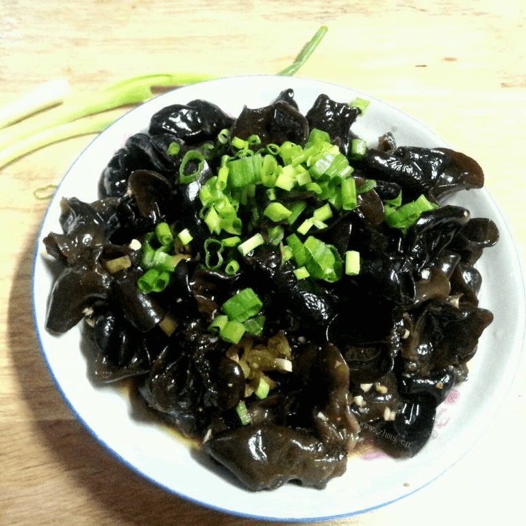 自己做的凉拌木耳