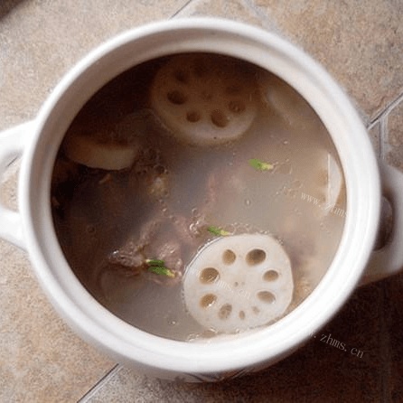 营养的排骨莲藕汤