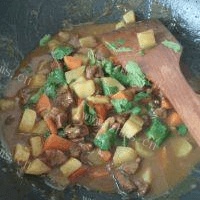 家常菜咖喱牛肉土豆