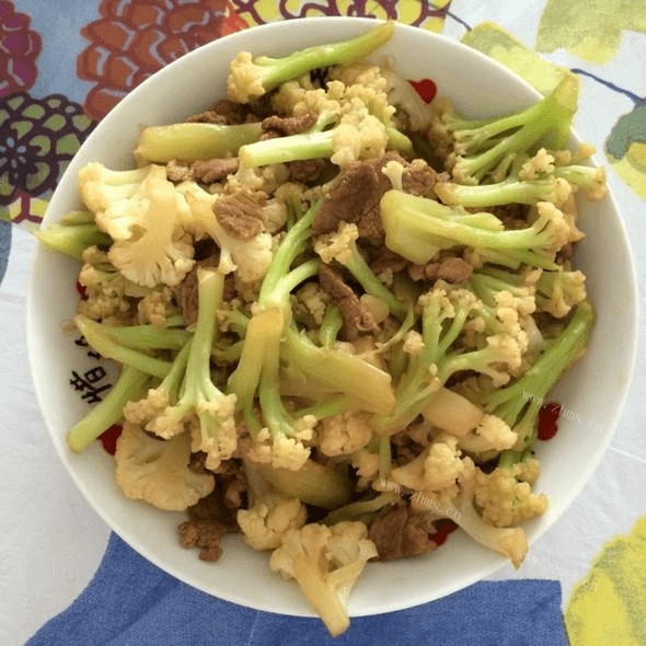 口感极佳的菜花炒肉