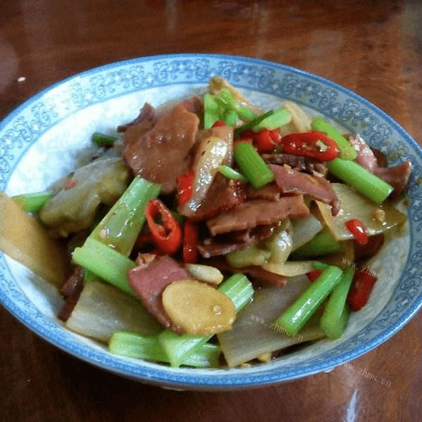 家常菜萝卜炒牛肉