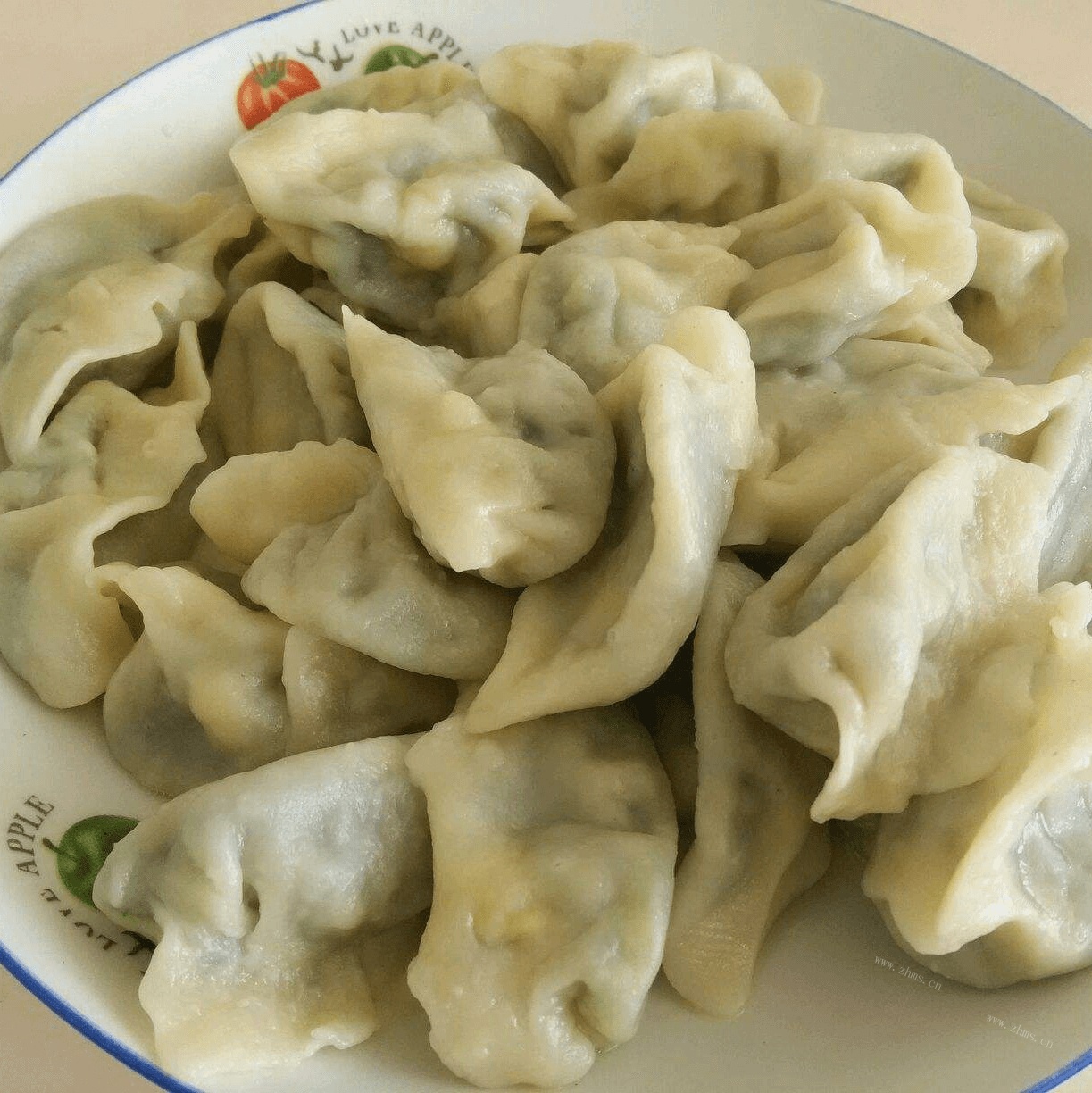 诱人的韭菜鸡蛋饺子