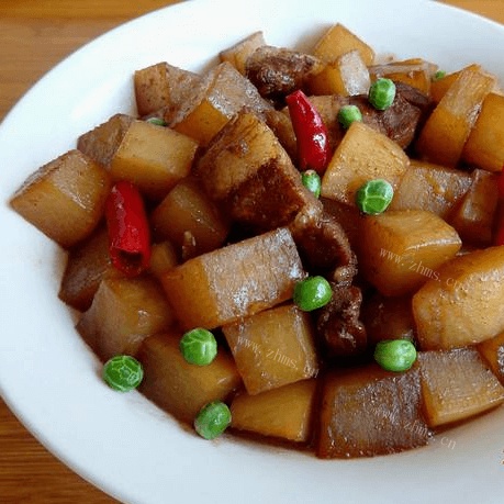 独特的萝卜烧五花肉