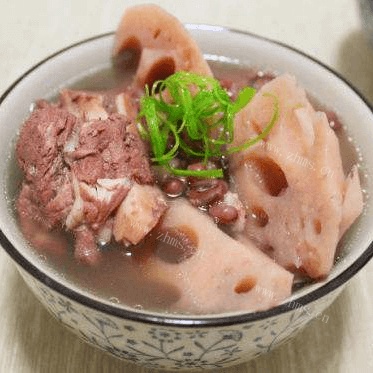 滋补的炖棒子骨
