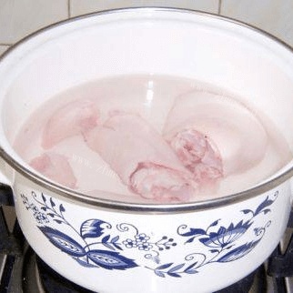 美味的猪手焖莲藕的做法做法图解1)