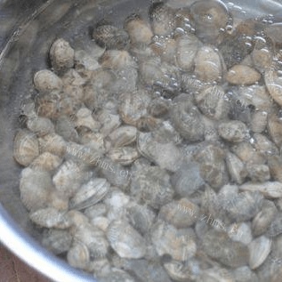 美味的葱香花蛤做法图解1)