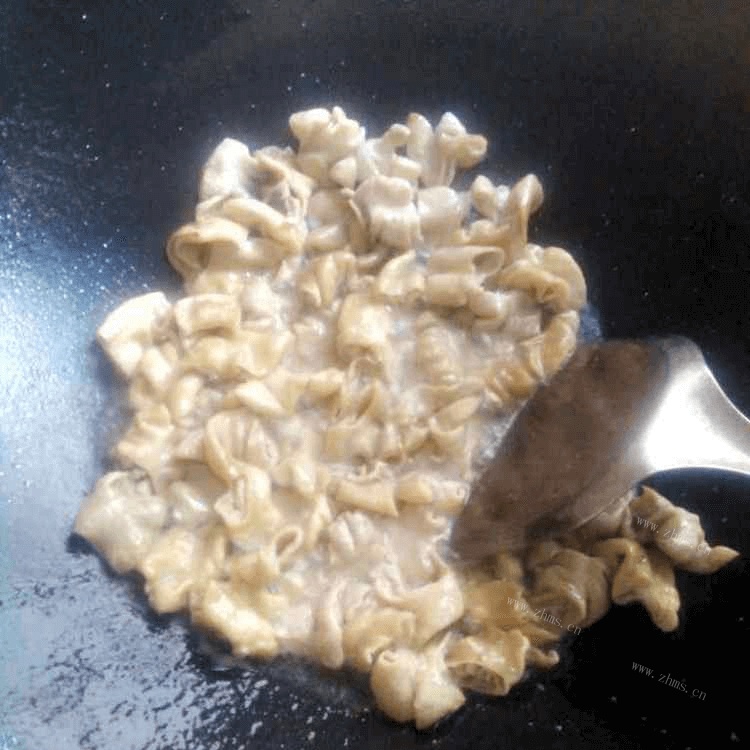 美味干煸大肠四季豆做法图解4)
