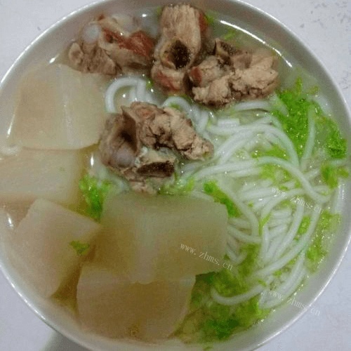 色味俱全的汤粉