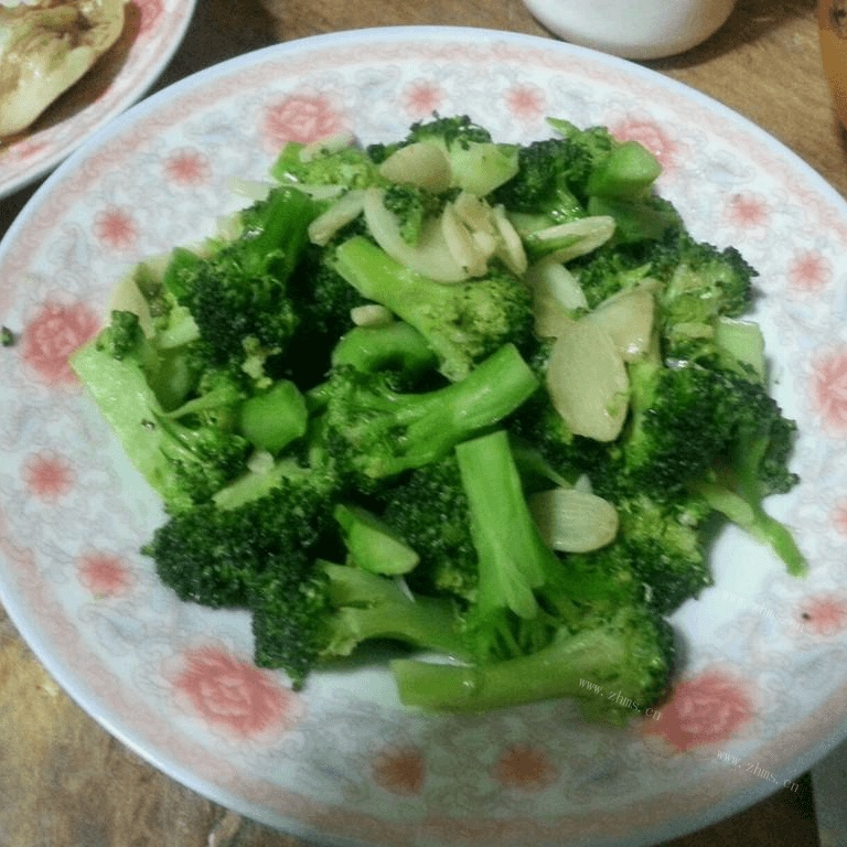 家常菜清炒西兰花
