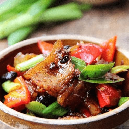 家常菜红椒回锅肉