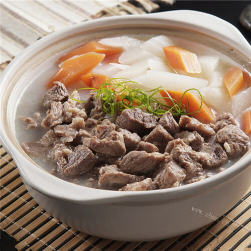 牛肉炖萝卜