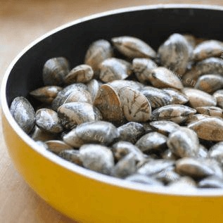 美味的葱香花蛤做法图解3)