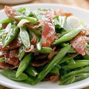 家常菜豆角炒香肠做法图解6)