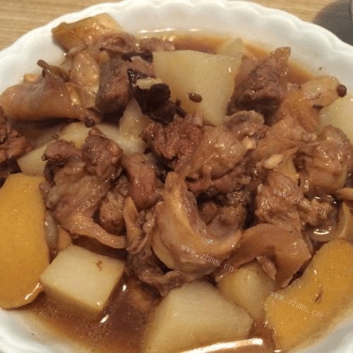 家常菜萝卜焖牛腩