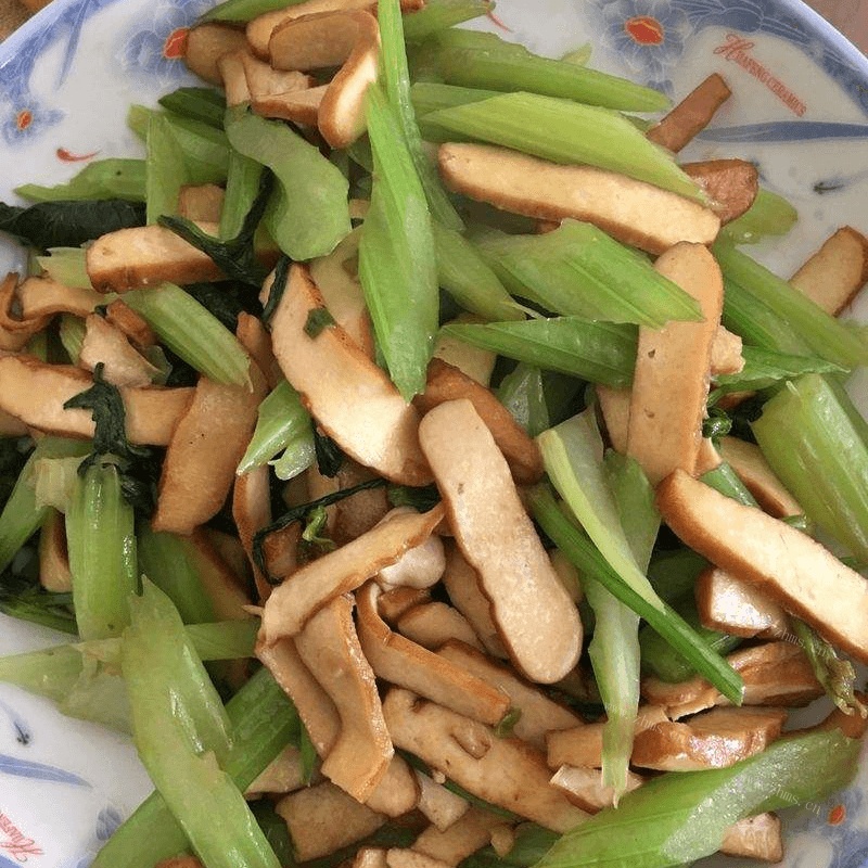 家常菜芹菜炒香干