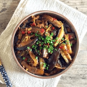 家常菜鱼香茄子
