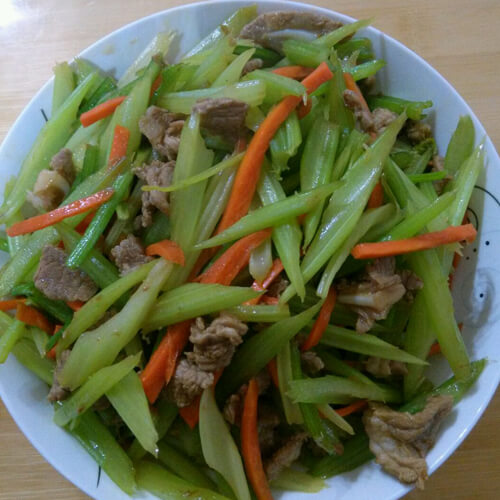 芹菜炒肉