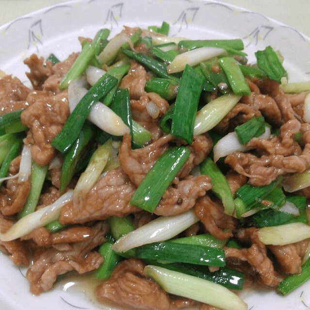 家常菜蒜苗炒肉
